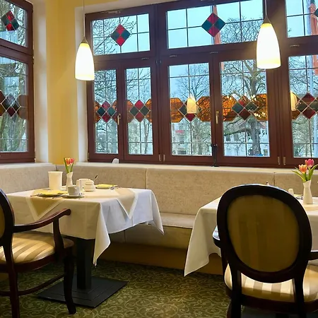 فندق Am Kurpark 4*