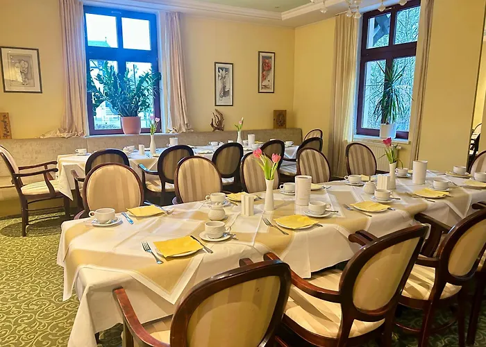 浴疗公园酒店 酒店